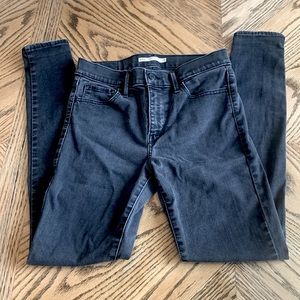Levi’s 720 high rise super skinny jeans size 28 in black